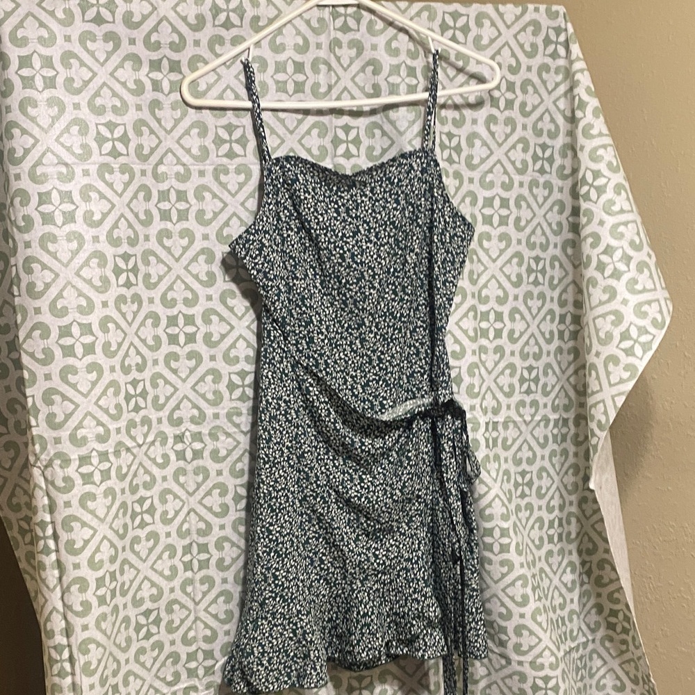 SHEIN Green Floral Tie-Waist Spaghetti Strap Mini Dress